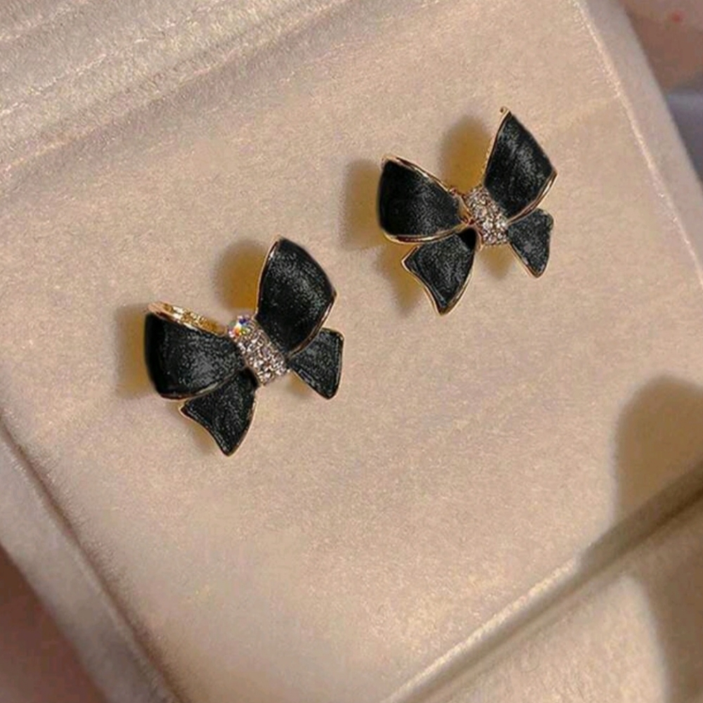 🖤HP! "Classy Lady" Pretty Black Bow  Rhinestone Center Stylish Earrings